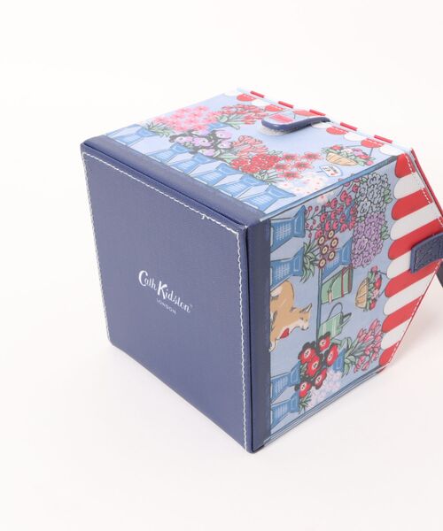 Cath Kidston（キャスキッドソン）の「クロスボディバッグ Flower Market（ショルダーバッグ・レディース・ブルー・FREE）」の4枚目の写真