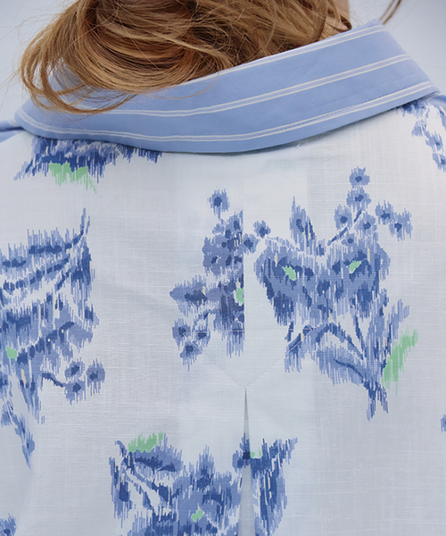 Spick & Span（スピックアンドスパン）の「《一部店舗+WEB限定》Glyph Stripe x Flower Print Shirt Dress（ワンピース・レディース・ホワイト・FREE）」の6枚目の写真