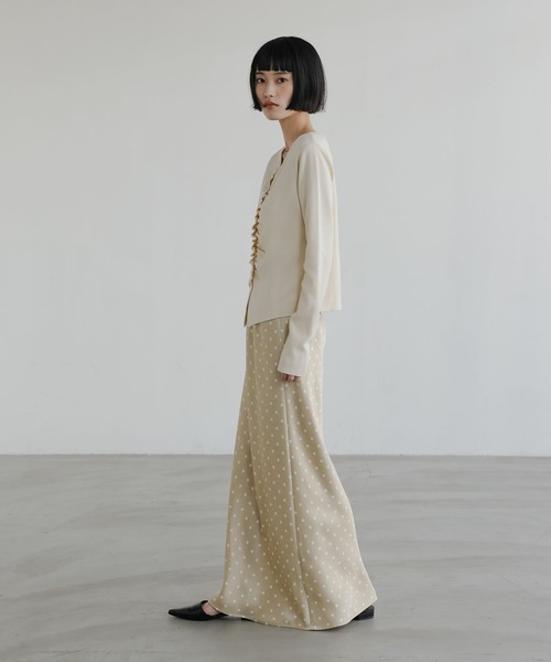 LOWRYS FARM（ローリーズファーム）の「ギャザーボタンカーディガンＬＳ 661682（カーディガン/ボレロ・レディース・イエロー/ブラック/アイボリー/グレー・FREE）」の6枚目の写真