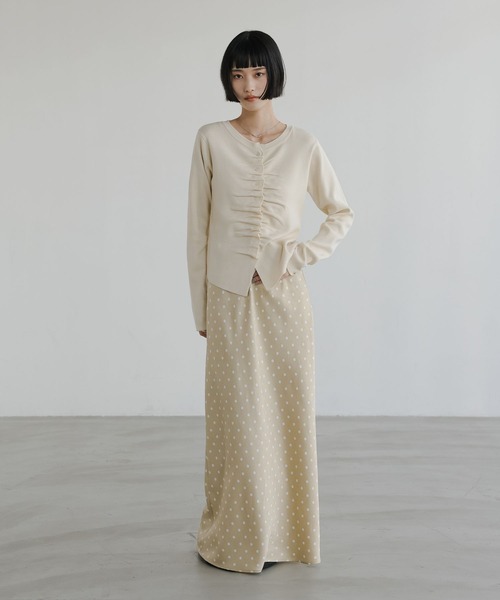 LOWRYS FARM（ローリーズファーム）の「ギャザーボタンカーディガンＬＳ 661682（カーディガン/ボレロ・レディース・イエロー/ブラック/アイボリー/グレー・FREE）」の7枚目の写真