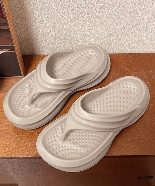 Miniministore(ミニミニストア)の「トングサンダル レディース 厚底サンダル(サンダル・レディース・グレイッシュベージュ/アイボリー/ブラック・L/M/S)」の18枚目の写真