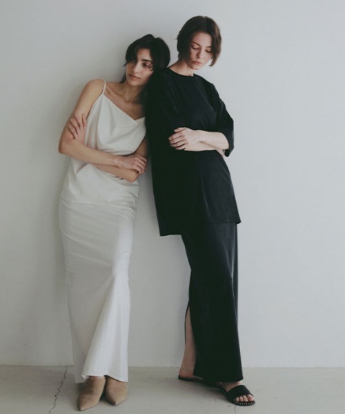 ETRE TOKYO(エトレトウキョウ)の「キュプラジャージロングスカート(スカート・レディース・ブラック/ホワイト/ブラウン・S/M)」の9枚目の写真