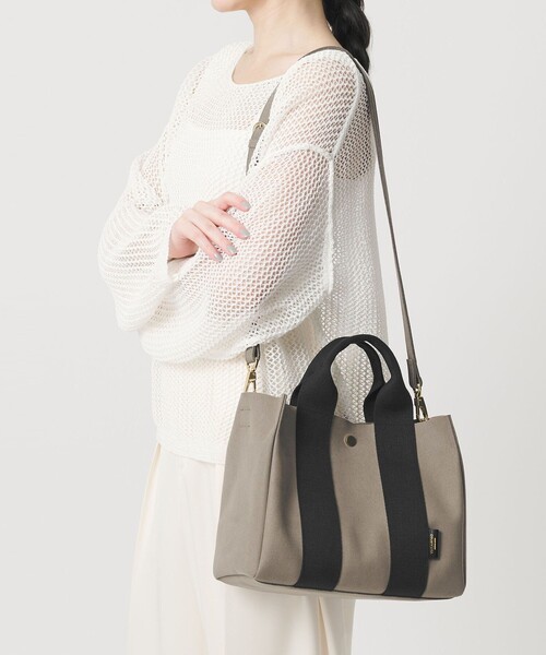 VIOLAd'ORO（ヴィオラドーロ）の「＜VIOLAd’ORO＞GINO スエードライク トートバッグ M（トートバッグ・レディース・ブラック/ネイビー/その他1/ベージュ/モカ・FREE）」の5枚目の写真