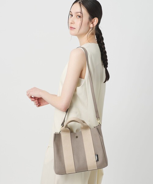 VIOLAd'ORO（ヴィオラドーロ）の「＜VIOLAd’ORO＞GINO スエードライク トートバッグ M（トートバッグ・レディース・ブラック/ネイビー/その他1/ベージュ/モカ・FREE）」の3枚目の写真