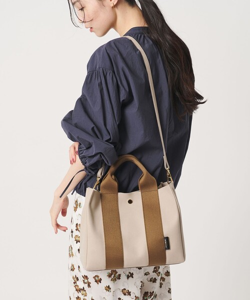 VIOLAd'ORO（ヴィオラドーロ）の「＜VIOLAd’ORO＞GINO スエードライク トートバッグ M（トートバッグ・レディース・ブラック/ネイビー/その他1/ベージュ/モカ・FREE）」の9枚目の写真