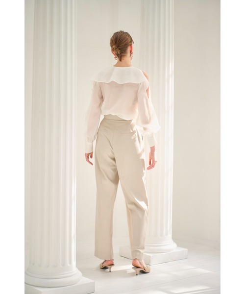 Estella.K(エステラケー)の「Hazel Ruffled Blouse コールドショルダ-ラッフルブラウス(シャツ/ブラウス・レディース・コーラルピンク/ホワイト/セージグリーン・FREE)」の19枚目の写真