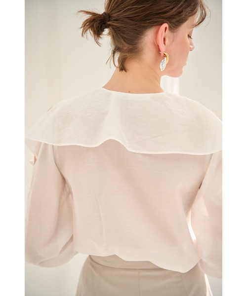 Estella.K(エステラケー)の「Hazel Ruffled Blouse コールドショルダ-ラッフルブラウス(シャツ/ブラウス・レディース・コーラルピンク/ホワイト/セージグリーン・FREE)」の17枚目の写真