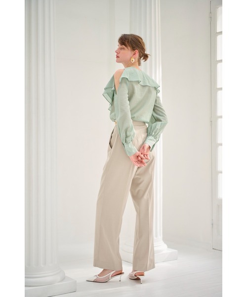 Estella.K(エステラケー)の「Hazel Ruffled Blouse コールドショルダ-ラッフルブラウス(シャツ/ブラウス・レディース・コーラルピンク/ホワイト/セージグリーン・FREE)」の9枚目の写真