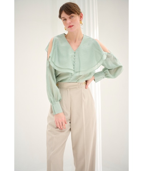 Estella.K(エステラケー)の「Hazel Ruffled Blouse コールドショルダ-ラッフルブラウス(シャツ/ブラウス・レディース・コーラルピンク/ホワイト/セージグリーン・FREE)」の11枚目の写真