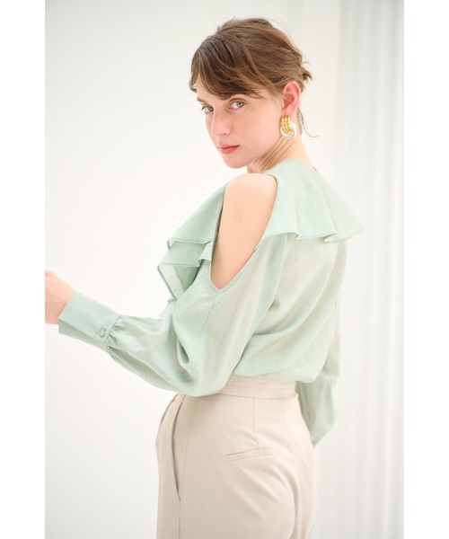 Estella.K(エステラケー)の「Hazel Ruffled Blouse コールドショルダ-ラッフルブラウス(シャツ/ブラウス・レディース・コーラルピンク/ホワイト/セージグリーン・FREE)」の12枚目の写真
