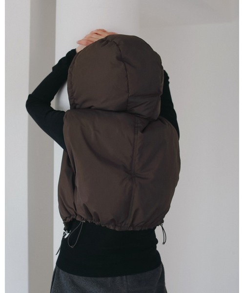 anuke(アンヌーク)の「Hooded Down Vest(その他アウター・レディース・ブラウン/アイボリー・FREE)」の17枚目の写真