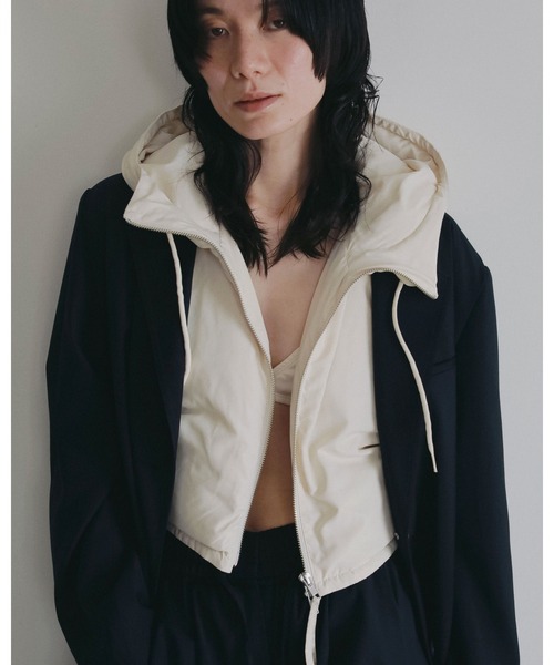 anuke(アンヌーク)の「Hooded Down Vest(その他アウター・レディース・ブラウン/アイボリー・FREE)」の9枚目の写真