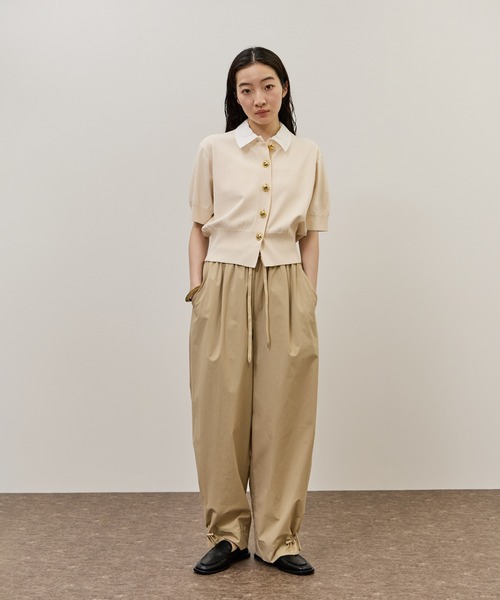 ADAM ET ROPE'(アダムエロペ)の「【サステナブル】2WAYカラー付カーディガン(カーディガン/ボレロ・レディース・ブラック/オフホワイト/サックスブルー・FREE)」の4枚目の写真