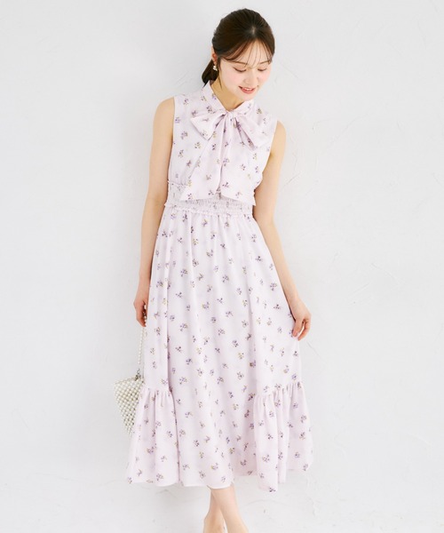 ZOZO限定】チークフラワーパターンボウタイノースリーブワンピース