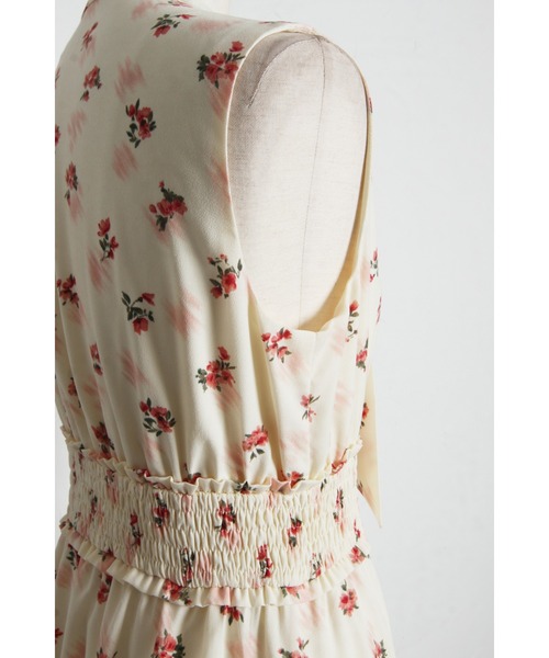 tocco closet(トッコ クローゼット)の「【ZOZO限定】チークフラワーパターンボウタイノースリーブワンピース(ワンピース・レディース・ピンク/ラベンダー/アイボリー・M)」の8枚目の写真