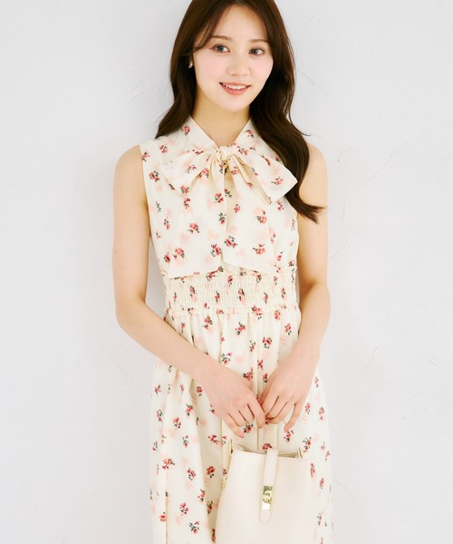 tocco closet(トッコ クローゼット)の「【ZOZO限定】チークフラワーパターンボウタイノースリーブワンピース(ワンピース・レディース・ピンク/ラベンダー/アイボリー・M)」の19枚目の写真