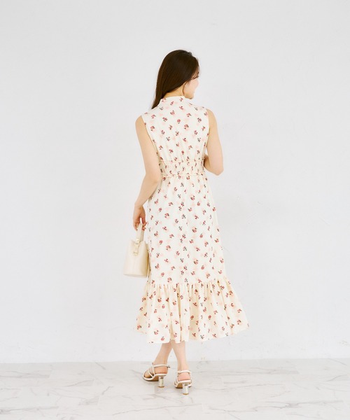 tocco closet(トッコ クローゼット)の「【ZOZO限定】チークフラワーパターンボウタイノースリーブワンピース(ワンピース・レディース・ピンク/ラベンダー/アイボリー・M)」の16枚目の写真