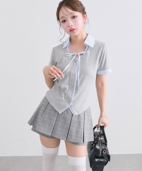 OLIVE des OLIVE（オリーブデオリーブ）の「レイヤード風衿トップス（Tシャツ/カットソー・レディース・トップグレー/ブラック/サックスブルー/ベージュ・FREE）」の4枚目の写真