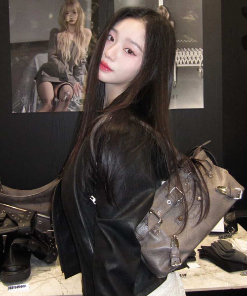 ETRE AU SOMMET(エトレオソメ)の「Belt Eyelet Strap Cross Mini Bag (Brown)(トートバッグ・レディース・その他・FREE)」の1枚目の写真