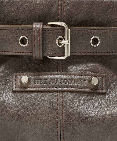 ETRE AU SOMMET(エトレオソメ)の「Belt Eyelet Strap Cross Mini Bag (Brown)(トートバッグ・レディース・その他・FREE)」の5枚目の写真