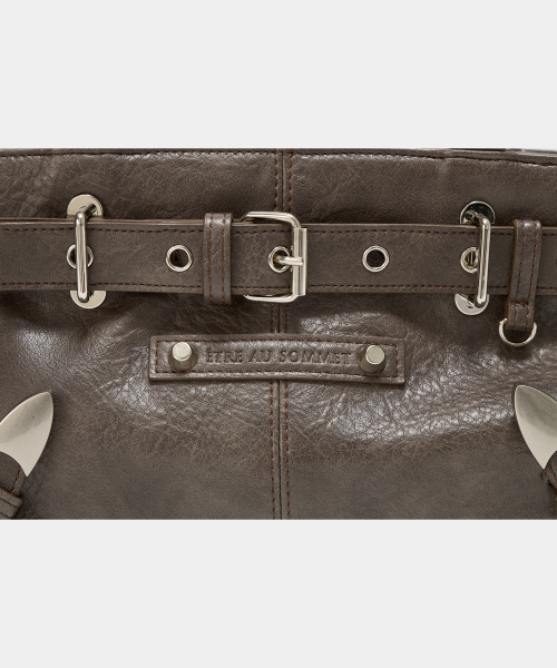 ETRE AU SOMMET(エトレオソメ)の「Belt Eyelet Strap Cross Mini Bag (Brown)(トートバッグ・レディース・その他・FREE)」の6枚目の写真