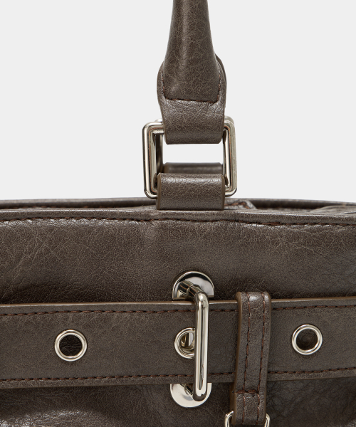 ETRE AU SOMMET(エトレオソメ)の「Belt Eyelet Strap Cross Mini Bag (Brown)(トートバッグ・レディース・その他・FREE)」の7枚目の写真