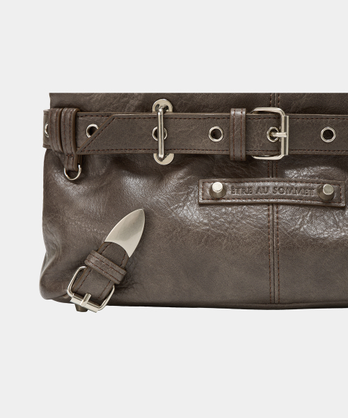 ETRE AU SOMMET(エトレオソメ)の「Belt Eyelet Strap Cross Mini Bag (Brown)(トートバッグ・レディース・その他・FREE)」の9枚目の写真