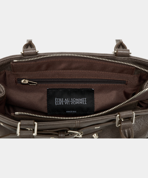 ETRE AU SOMMET(エトレオソメ)の「Belt Eyelet Strap Cross Mini Bag (Brown)(トートバッグ・レディース・その他・FREE)」の12枚目の写真
