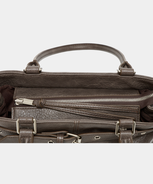 ETRE AU SOMMET(エトレオソメ)の「Belt Eyelet Strap Cross Mini Bag (Brown)(トートバッグ・レディース・その他・FREE)」の13枚目の写真