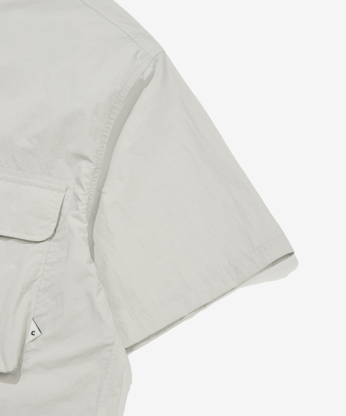 COVERNAT(カバーナット)の「ワークナイロンハーフシャツライトグレー(シャツ/ブラウス・レディース・その他・SMALL/MEDIUM/LARGE/X-LARGE/XX-LARGE)」の7枚目の写真
