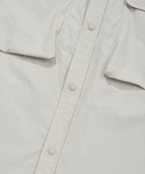 COVERNAT(カバーナット)の「ワークナイロンハーフシャツライトグレー(シャツ/ブラウス・レディース・その他・SMALL/MEDIUM/LARGE/X-LARGE/XX-LARGE)」の8枚目の写真