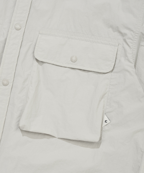 COVERNAT(カバーナット)の「ワークナイロンハーフシャツライトグレー(シャツ/ブラウス・レディース・その他・SMALL/MEDIUM/LARGE/X-LARGE/XX-LARGE)」の9枚目の写真
