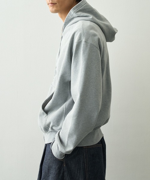 REMI RELIEF（レミレリーフ）の「【REMI RELIEF/レミレリーフ】SP加工裏毛ZIPパーカー New Fit（パーカー・メンズ・グレー/サックスブルー/グリーン・M/L）」の5枚目の写真