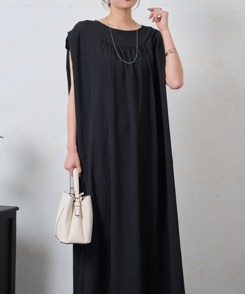 Jena espace merveilleux(ジェナ エスパスメルヴェイユ)の「リラックスギャザーワンピース(ワンピース・レディース・ベージュ/ブラック・FREE)」の3枚目の写真