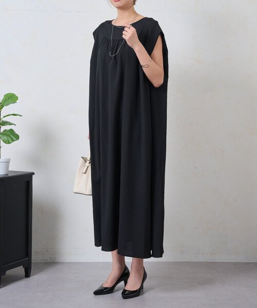 Jena espace merveilleux(ジェナ エスパスメルヴェイユ)の「リラックスギャザーワンピース(ワンピース・レディース・ベージュ/ブラック・FREE)」の5枚目の写真