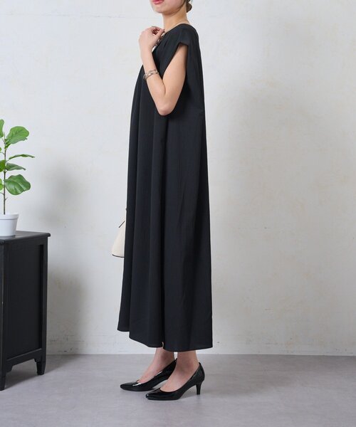 Jena espace merveilleux(ジェナ エスパスメルヴェイユ)の「リラックスギャザーワンピース(ワンピース・レディース・ベージュ/ブラック・FREE)」の6枚目の写真