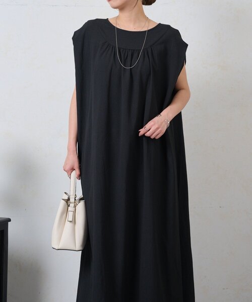 Jena espace merveilleux(ジェナ エスパスメルヴェイユ)の「リラックスギャザーワンピース(ワンピース・レディース・ベージュ/ブラック・FREE)」の11枚目の写真