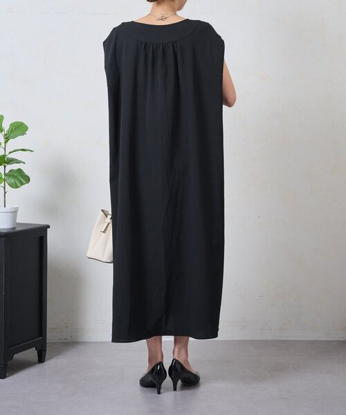 Jena espace merveilleux(ジェナ エスパスメルヴェイユ)の「リラックスギャザーワンピース(ワンピース・レディース・ベージュ/ブラック・FREE)」の13枚目の写真