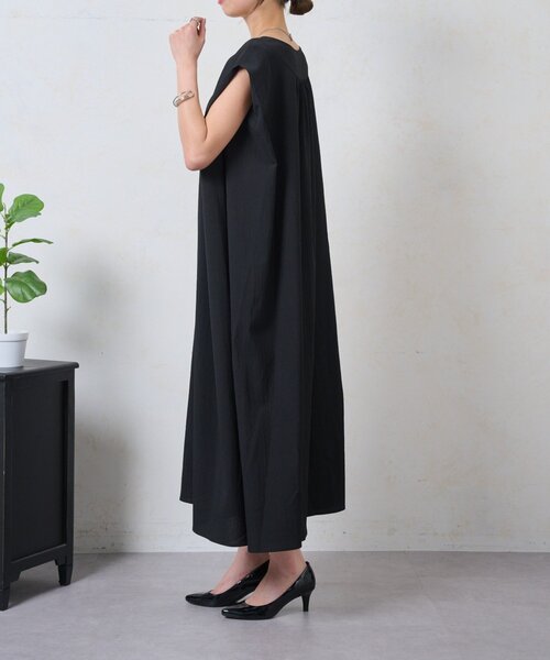 Jena espace merveilleux(ジェナ エスパスメルヴェイユ)の「リラックスギャザーワンピース(ワンピース・レディース・ベージュ/ブラック・FREE)」の18枚目の写真