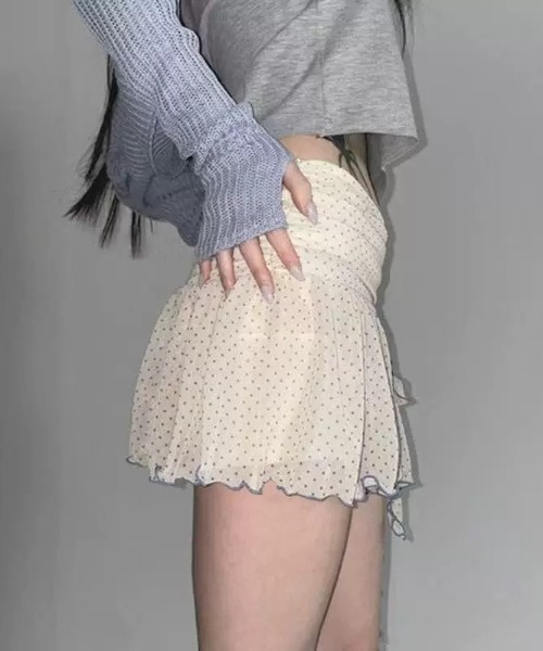 Achic(アシック)の「ドット柄フリルミニスカート インナーパンツ付き(スカート・レディース・ブラック/ホワイト・M)」の5枚目の写真