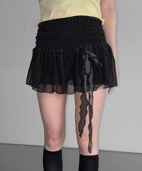 Achic(アシック)の「ドット柄フリルミニスカート インナーパンツ付き(スカート・レディース・ブラック/ホワイト・M)」の13枚目の写真
