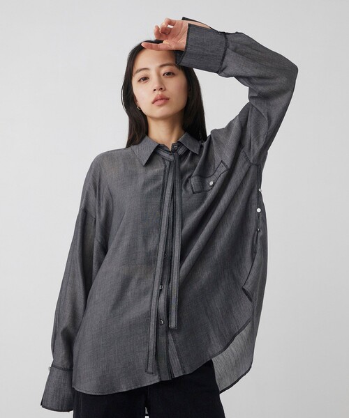UNITED TOKYO(ユナイテッドトウキョウ)の「【大人気!】シアーデニムトリムシャツ|ウォッシャブル/夏服(シャツ/ブラウス・レディース・グレー/ブラック/サックスブルー・FREE)」の4枚目の写真