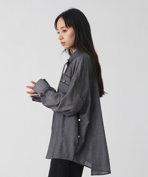 UNITED TOKYO(ユナイテッドトウキョウ)の「【大人気!】シアーデニムトリムシャツ|ウォッシャブル/夏服(シャツ/ブラウス・レディース・グレー/ブラック/サックスブルー・FREE)」の10枚目の写真