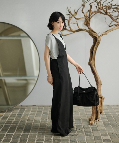 LAULEN(ローレン)の「Back knot wide salopette /ディープVネックバックノットワイドサロペット(サロペット/オーバーオール・レディース・ブラック/アイボリー・FREE)」の10枚目の写真