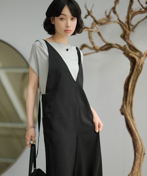 LAULEN(ローレン)の「Back knot wide salopette /ディープVネックバックノットワイドサロペット(サロペット/オーバーオール・レディース・ブラック/アイボリー・FREE)」の16枚目の写真