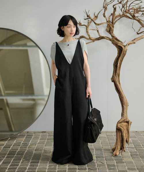 LAULEN(ローレン)の「Back knot wide salopette /ディープVネックバックノットワイドサロペット(サロペット/オーバーオール・レディース・ブラック/アイボリー・FREE)」の11枚目の写真