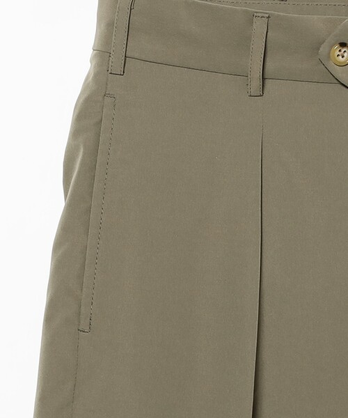 BEAMS F(ビームスエフ)の「ウェザークロス 1プリーツ イージーショーツ(その他パンツ・メンズ・ブラック/オリーブ・L/XL/S/M)」の4枚目の写真
