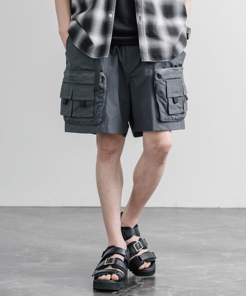 Audience(オーディエンス)の「Audience 60/40クロス ストレージツールポケットワイドカーゴショートパンツ AUD3671(カーゴパンツ・メンズ・オリーブ/チャコール/グレー/ブラック・M/L)」の17枚目の写真