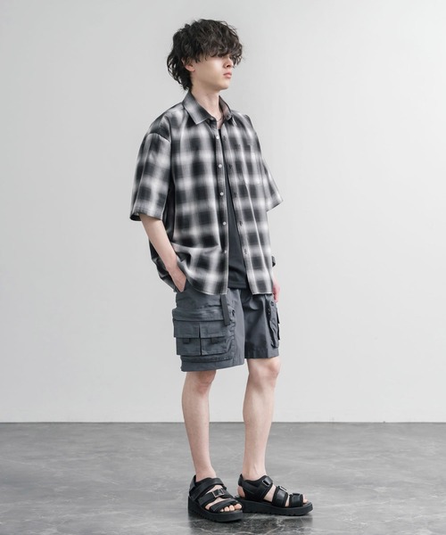Audience(オーディエンス)の「Audience 60/40クロス ストレージツールポケットワイドカーゴショートパンツ AUD3671(カーゴパンツ・メンズ・オリーブ/チャコール/グレー/ブラック・M/L)」の13枚目の写真