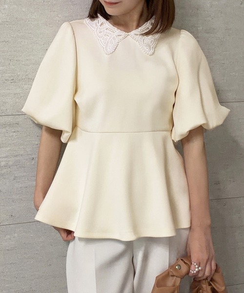 junoah（ジュノア）の「レース襟ペプラムトップス（シャツ/ブラウス・レディース・ネイビー/アイボリー/ブラック・LARGE/MEDIUM/SMALL）」の2枚目の写真